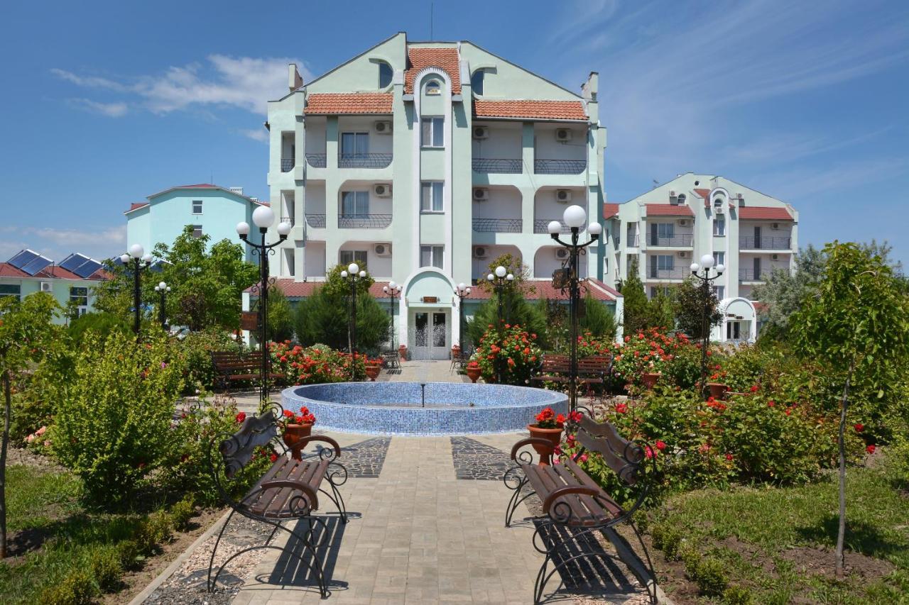 Edem Hotel Zatoka Exterior photo